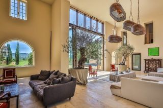propriété 15 Pièces en vente sur BONNIEUX (84480)