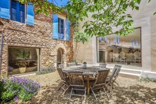 propriété 15 Pièces en vente sur BONNIEUX (84480)