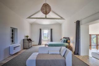propriété 15 Pièces en vente sur BONNIEUX (84480)