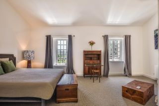 propriété 15 Pièces en vente sur BONNIEUX (84480)