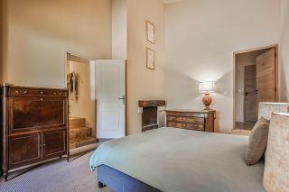 propriété 15 Pièces en vente sur BONNIEUX (84480)