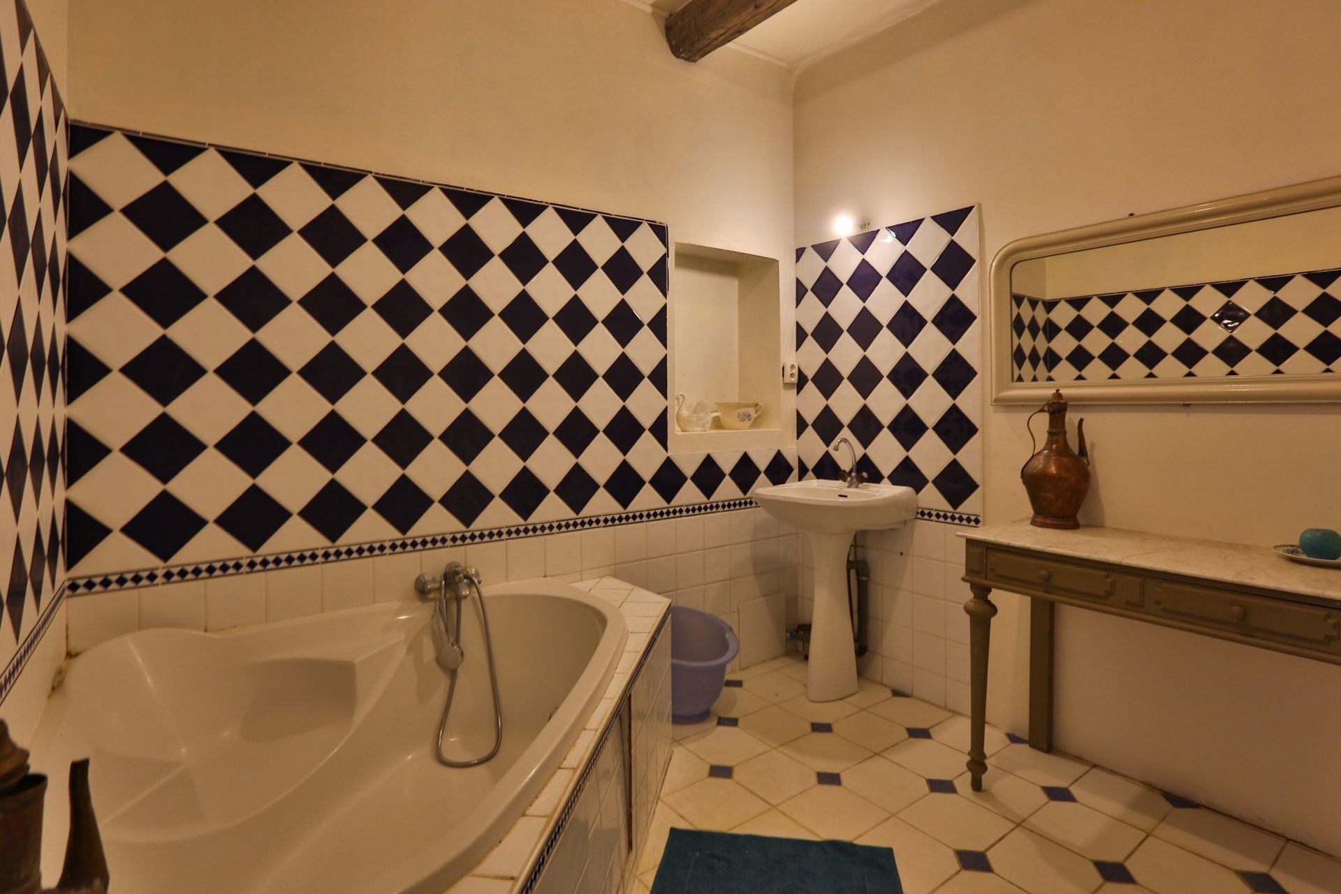 maison 18 Pièces en vente sur REILLANNE (04110)