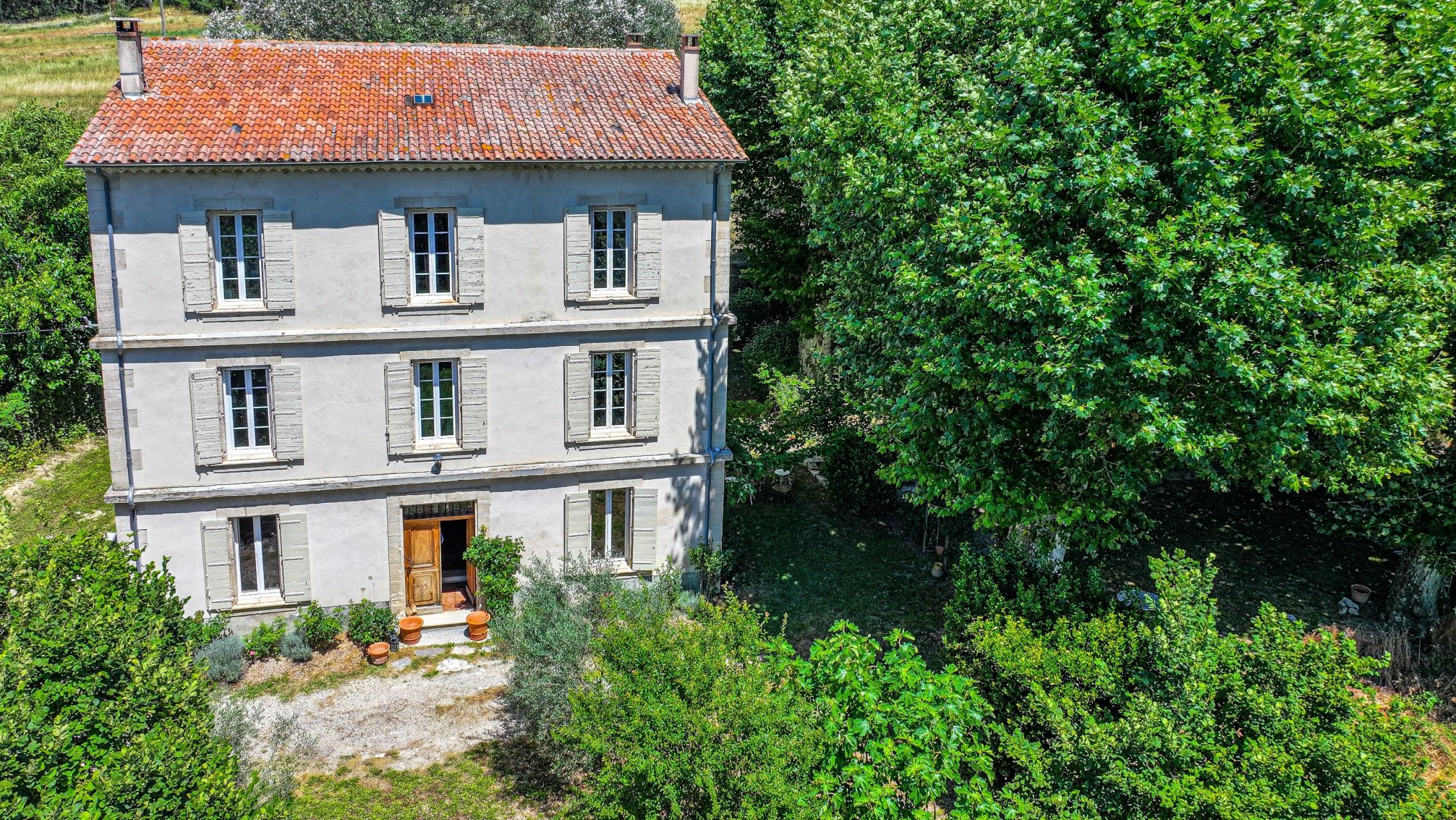 maison 18 Pièces en vente sur REILLANNE (04110)