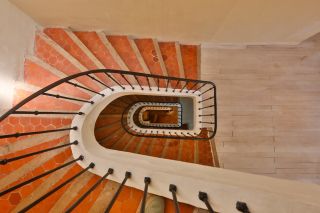maison 18 Pièces en vente sur REILLANNE (04110)