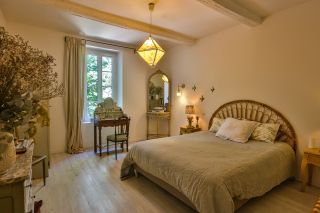 maison 18 Pièces en vente sur REILLANNE (04110)