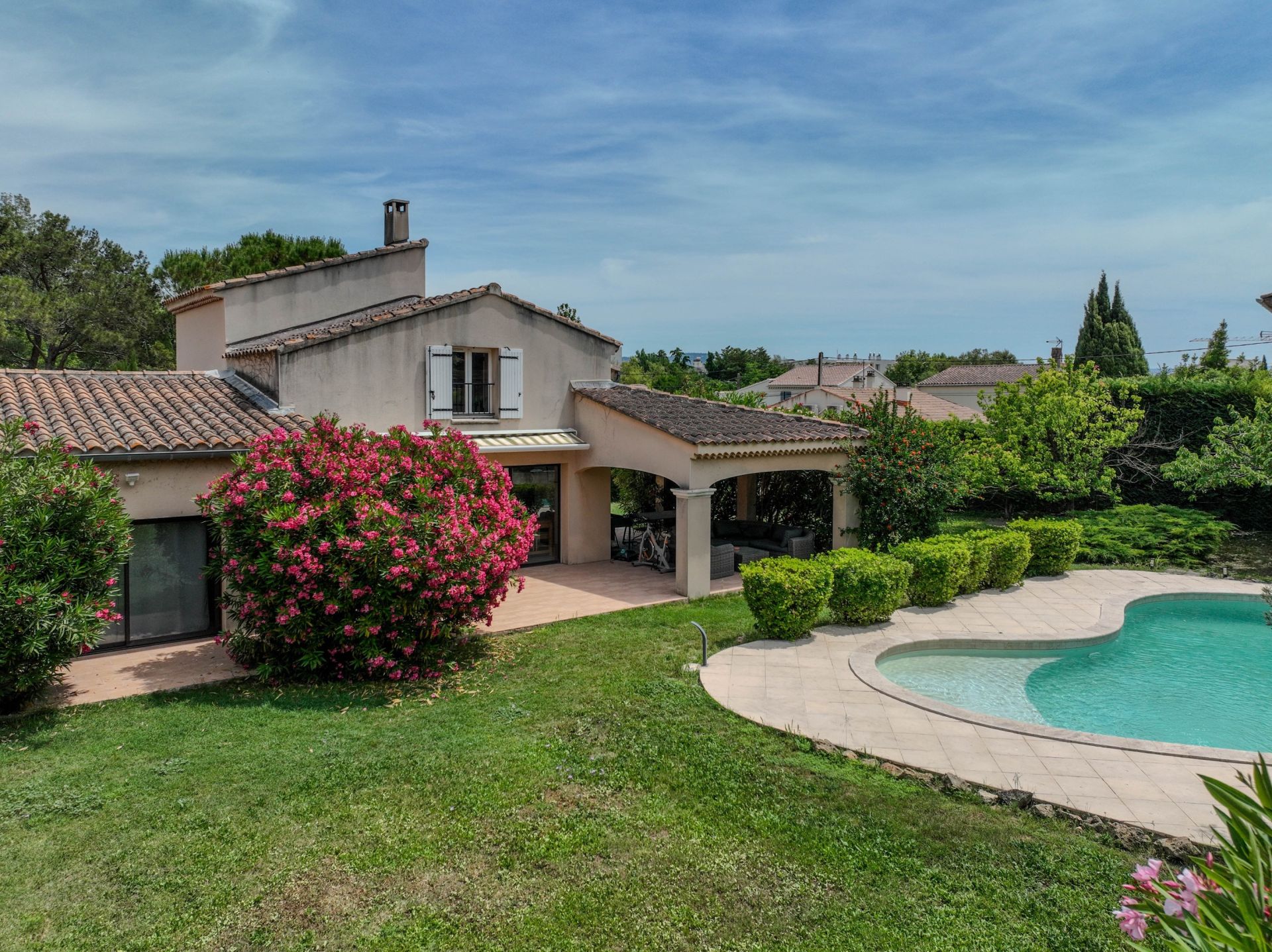 maison 6 Pièces en vente sur L ISLE SUR LA SORGUE (84800)