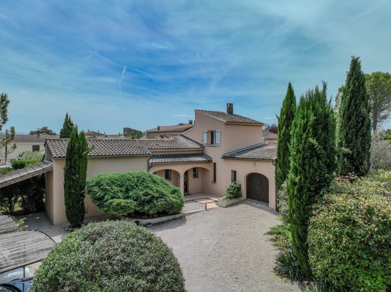 maison 6 Pièces en vente sur L ISLE SUR LA SORGUE (84800)