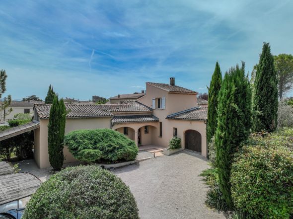 Vente Maison L'Isle-sur-la-Sorgue 6&nbsp;Pièces 180&nbsp;m²