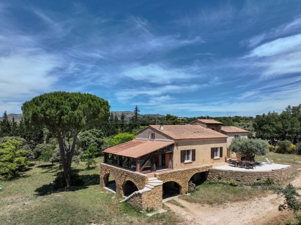 Vente Maison Saint-Hippolyte-le-Graveyron 7&nbsp;Pièces 250&nbsp;m²
