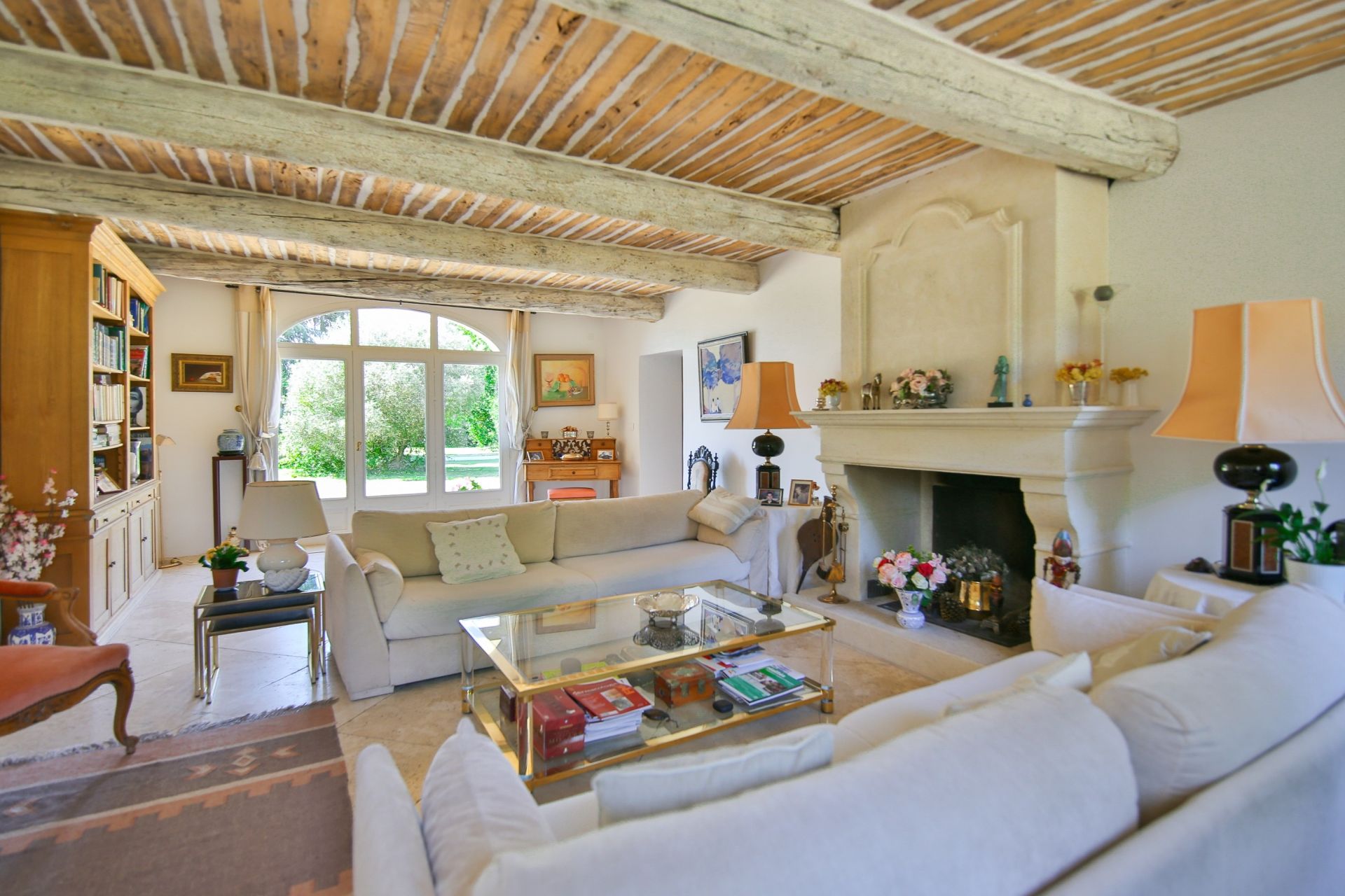 maison 12 Pièces en vente sur CUCURON (84160)