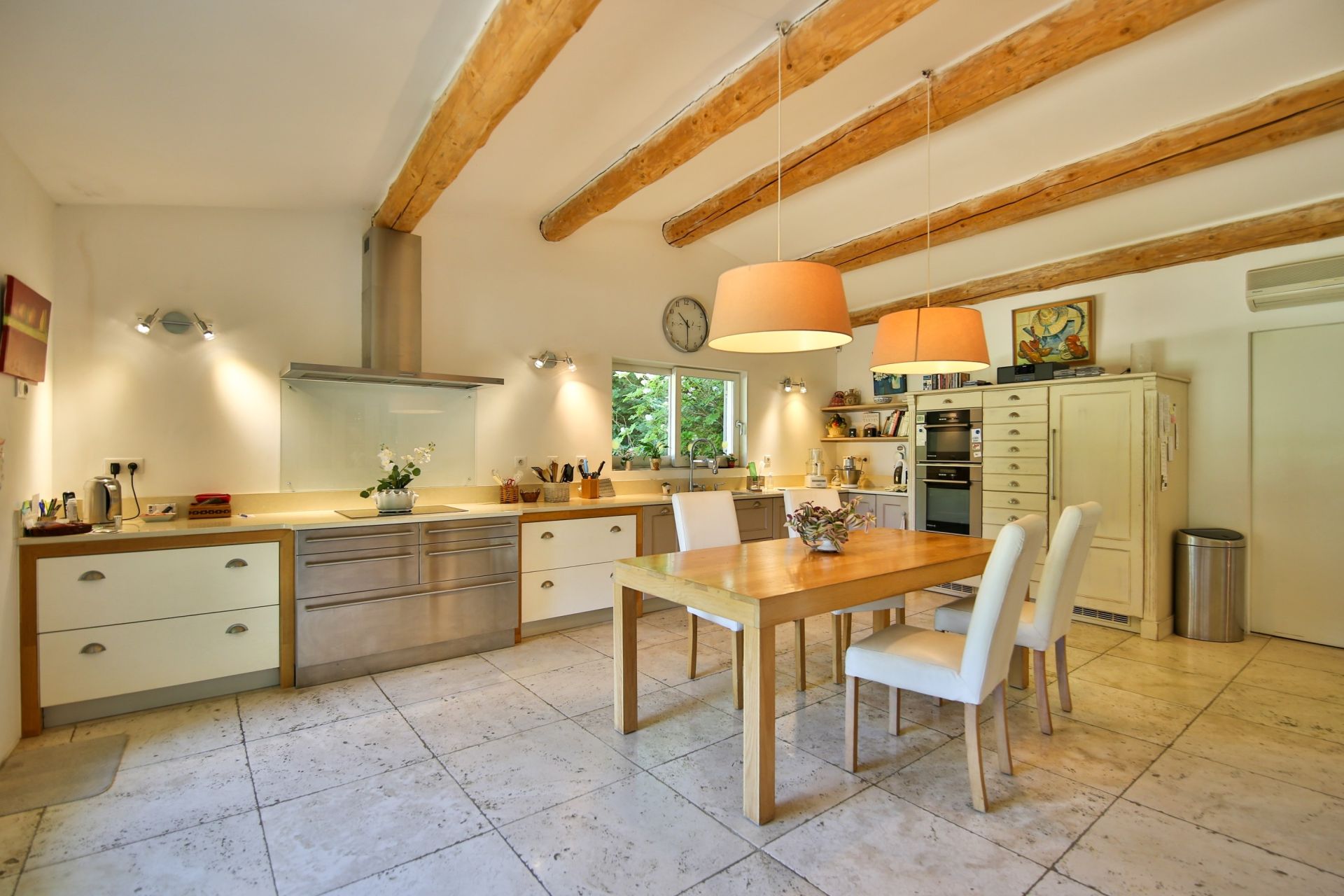 maison 12 Pièces en vente sur CUCURON (84160)