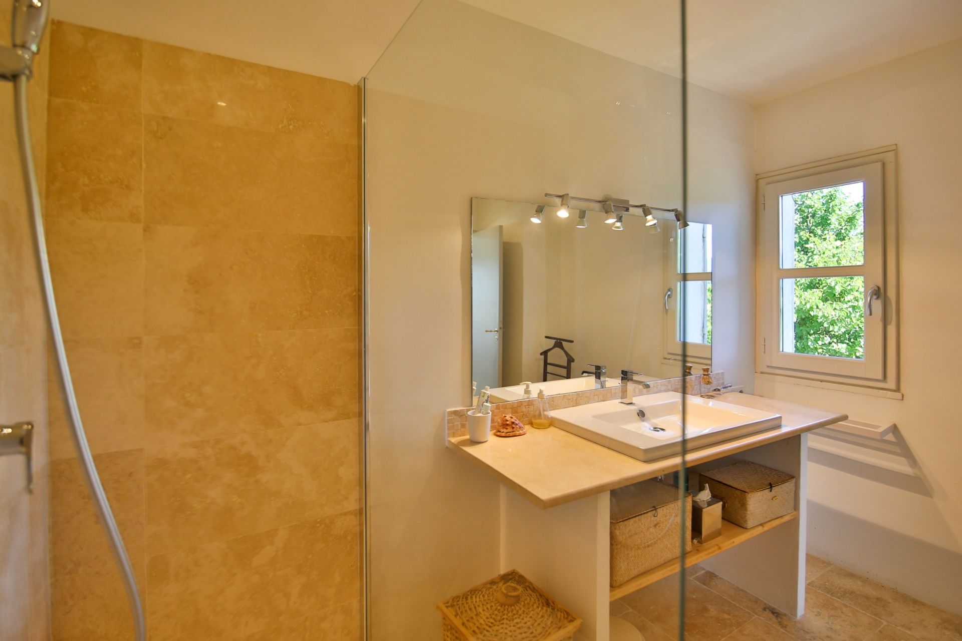 maison 12 Pièces en vente sur CUCURON (84160)