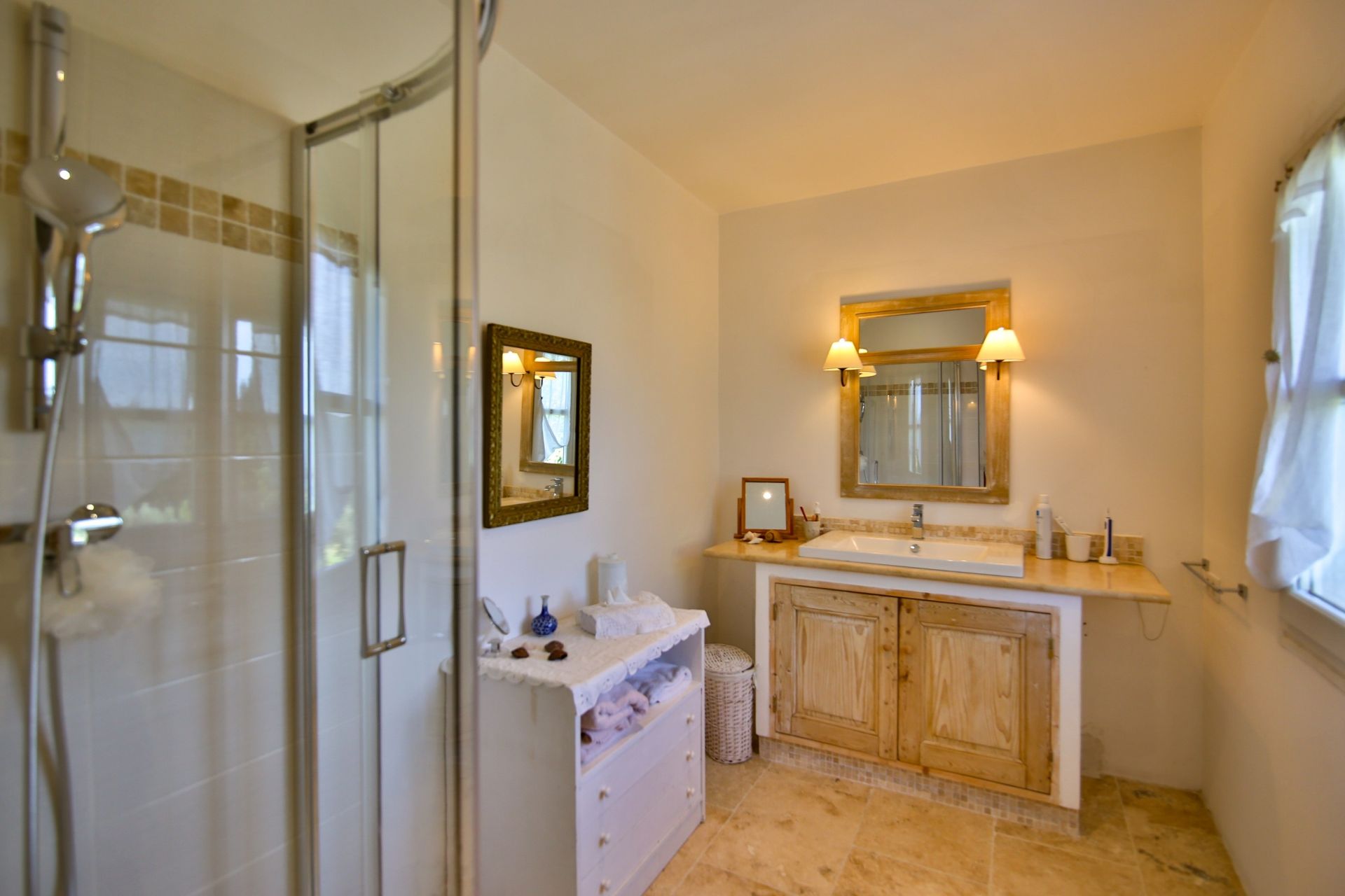 maison 12 Pièces en vente sur CUCURON (84160)