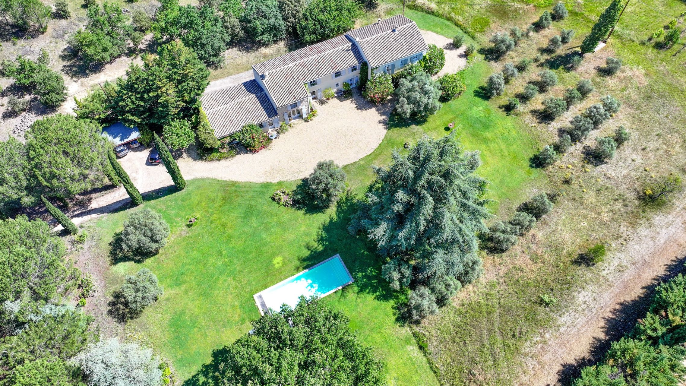 maison 12 Pièces en vente sur CUCURON (84160)
