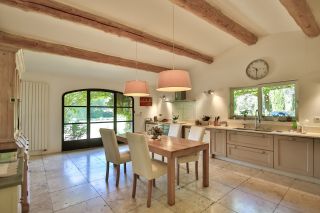 maison 12 Pièces en vente sur CUCURON (84160)