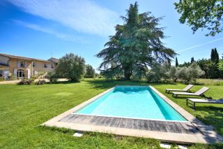 maison 12 Pièces en vente sur CUCURON (84160)