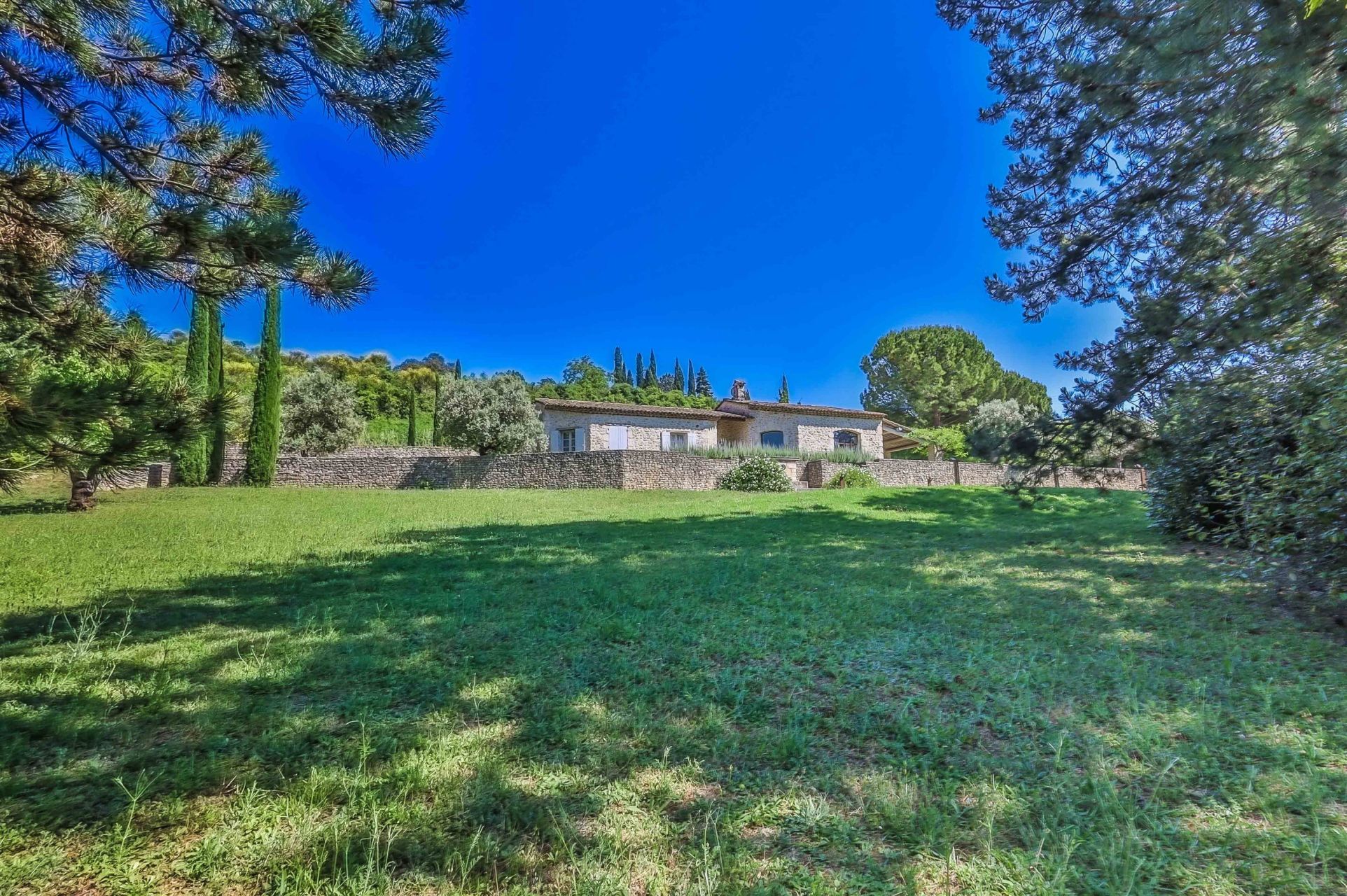 maison 6 Pièces en vente sur APT (84400)
