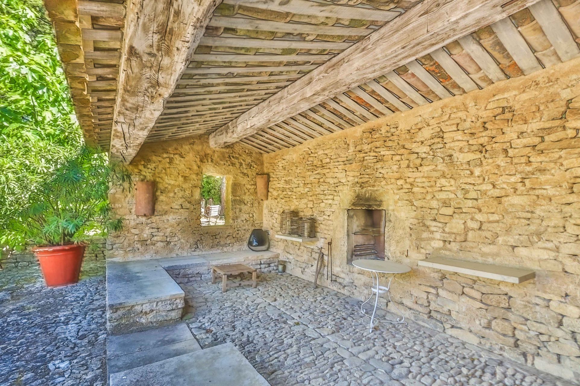 maison 14 Pièces en vente sur APT (84400)