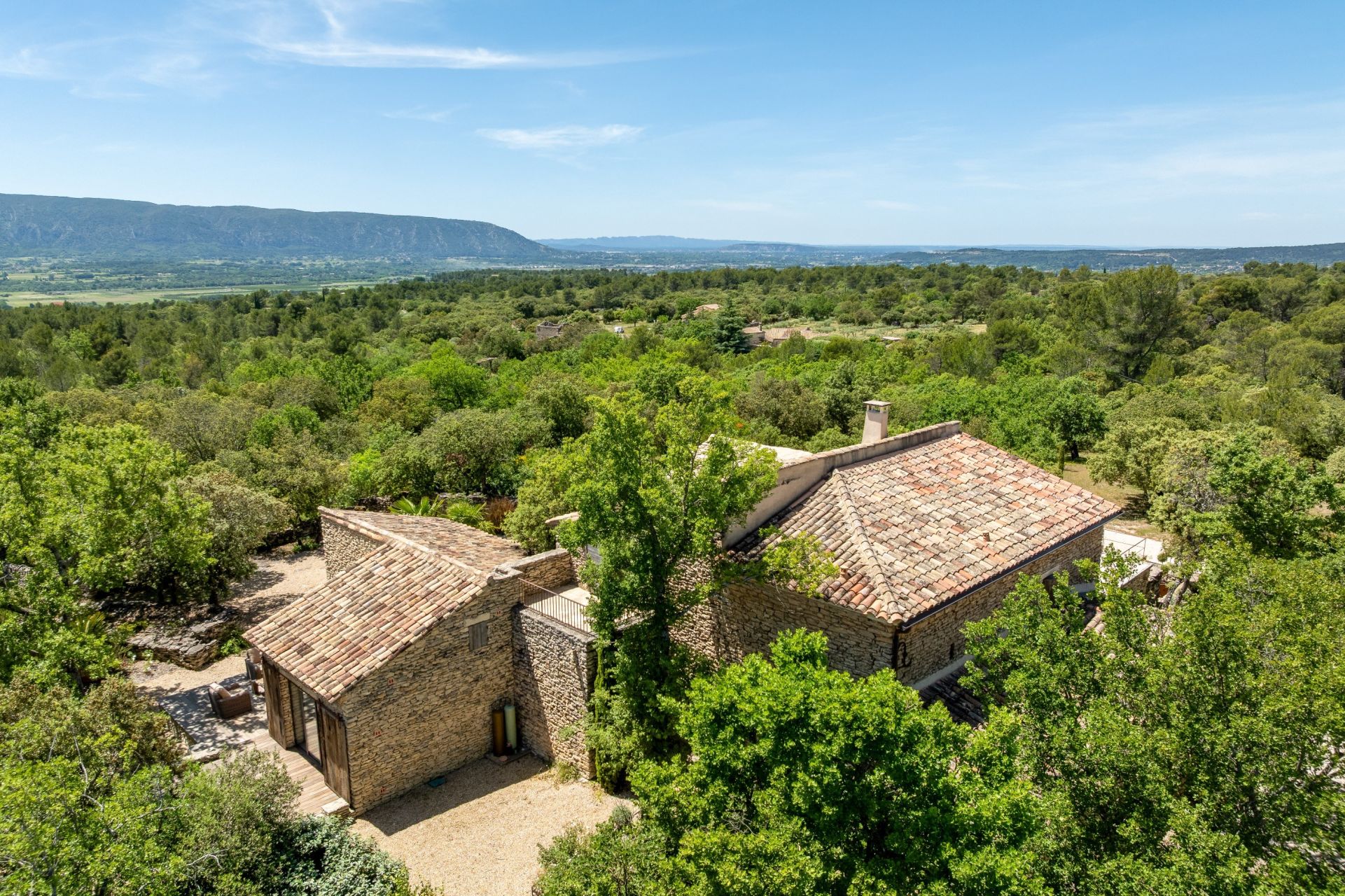 house 7 Rooms for sale on GORDES (84220)