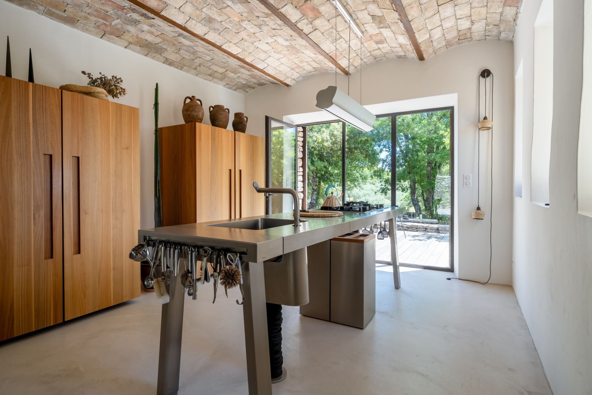 house 7 Rooms for sale on GORDES (84220)