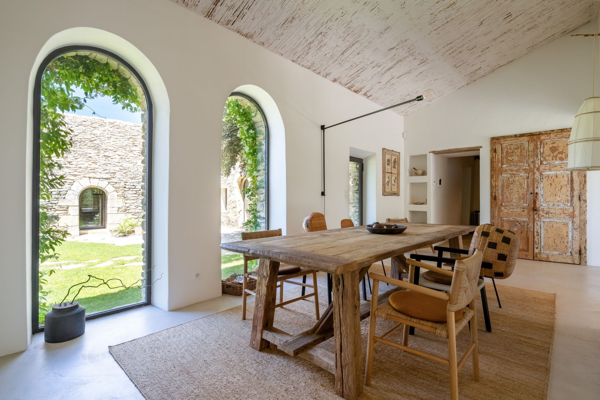 house 7 Rooms for sale on GORDES (84220)