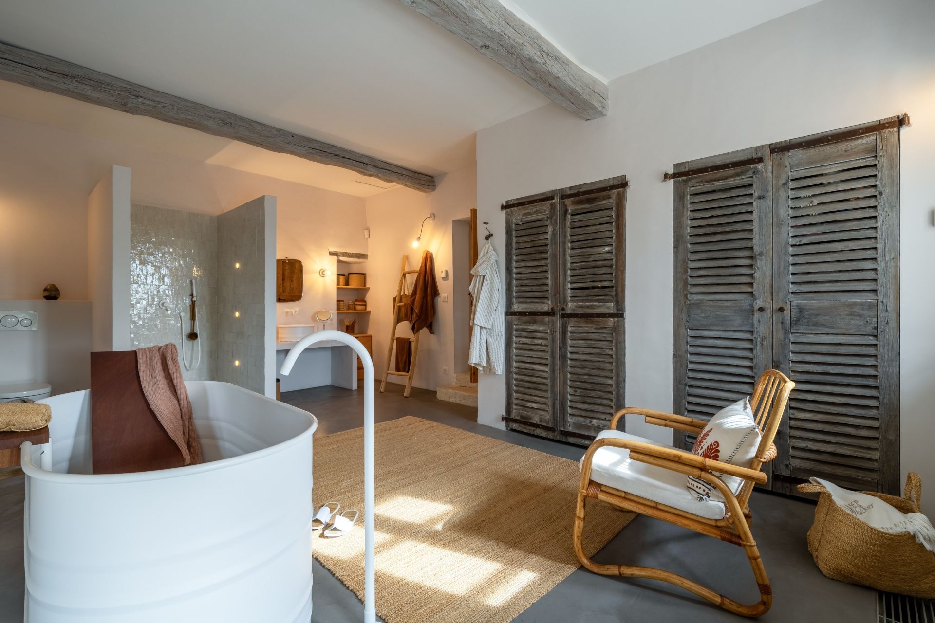 house 7 Rooms for sale on GORDES (84220)