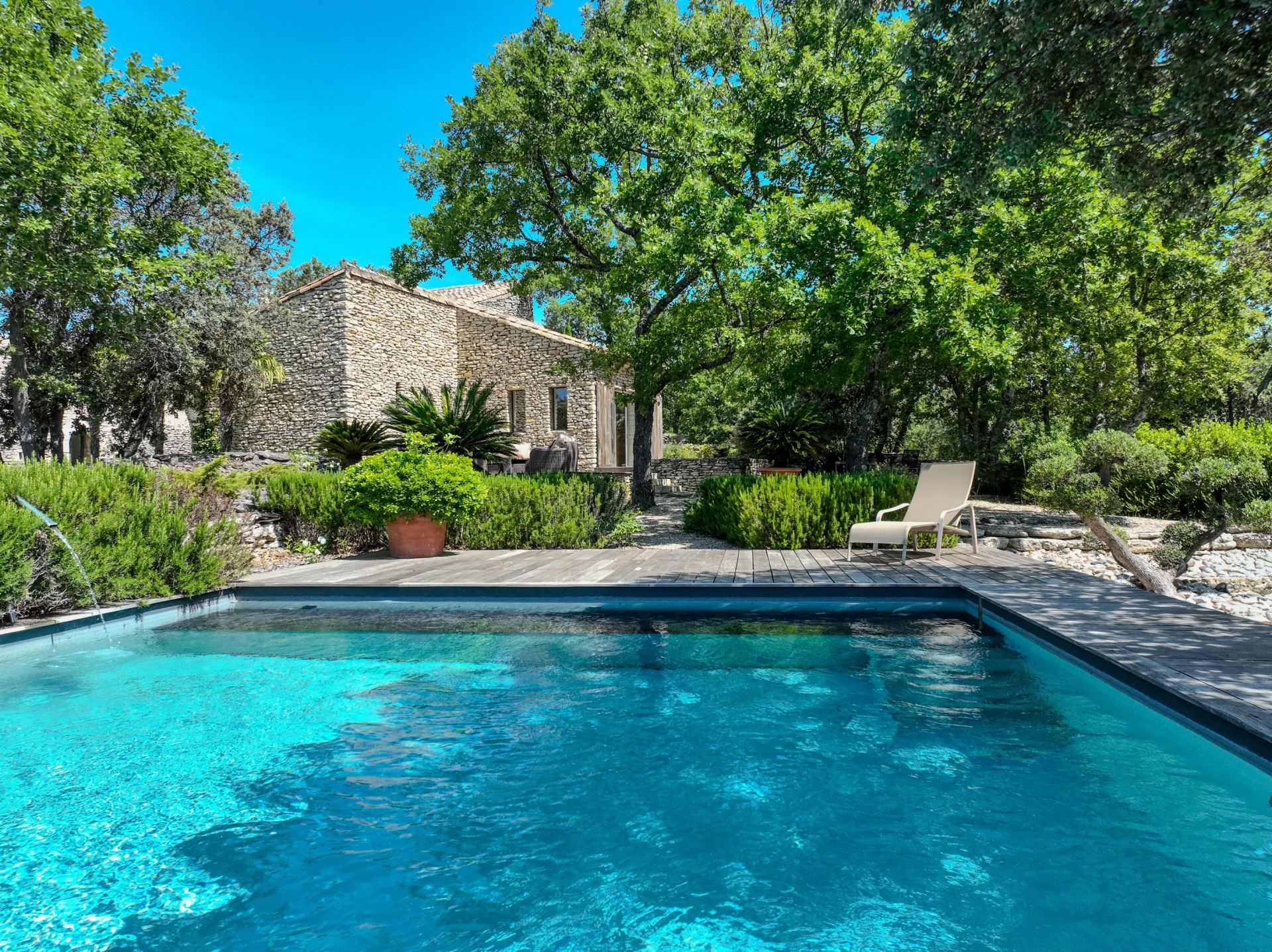 house 7 Rooms for sale on GORDES (84220)
