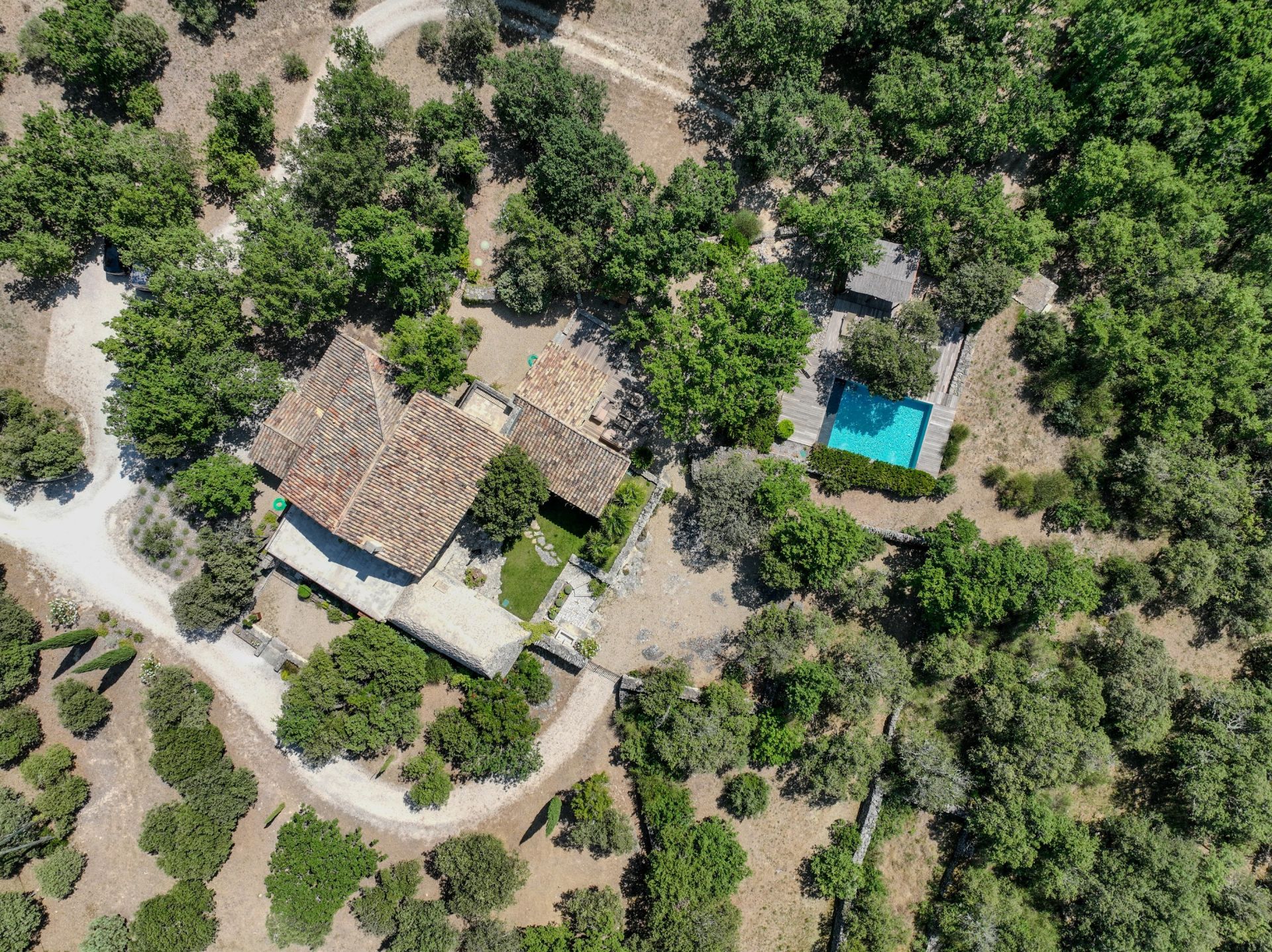 house 7 Rooms for sale on GORDES (84220)
