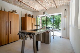 house 7 Rooms for sale on GORDES (84220)