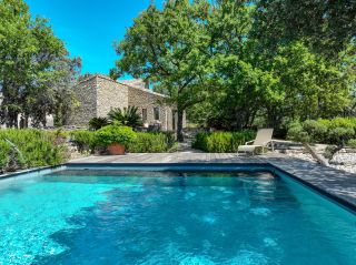 house 7 Rooms for sale on GORDES (84220)