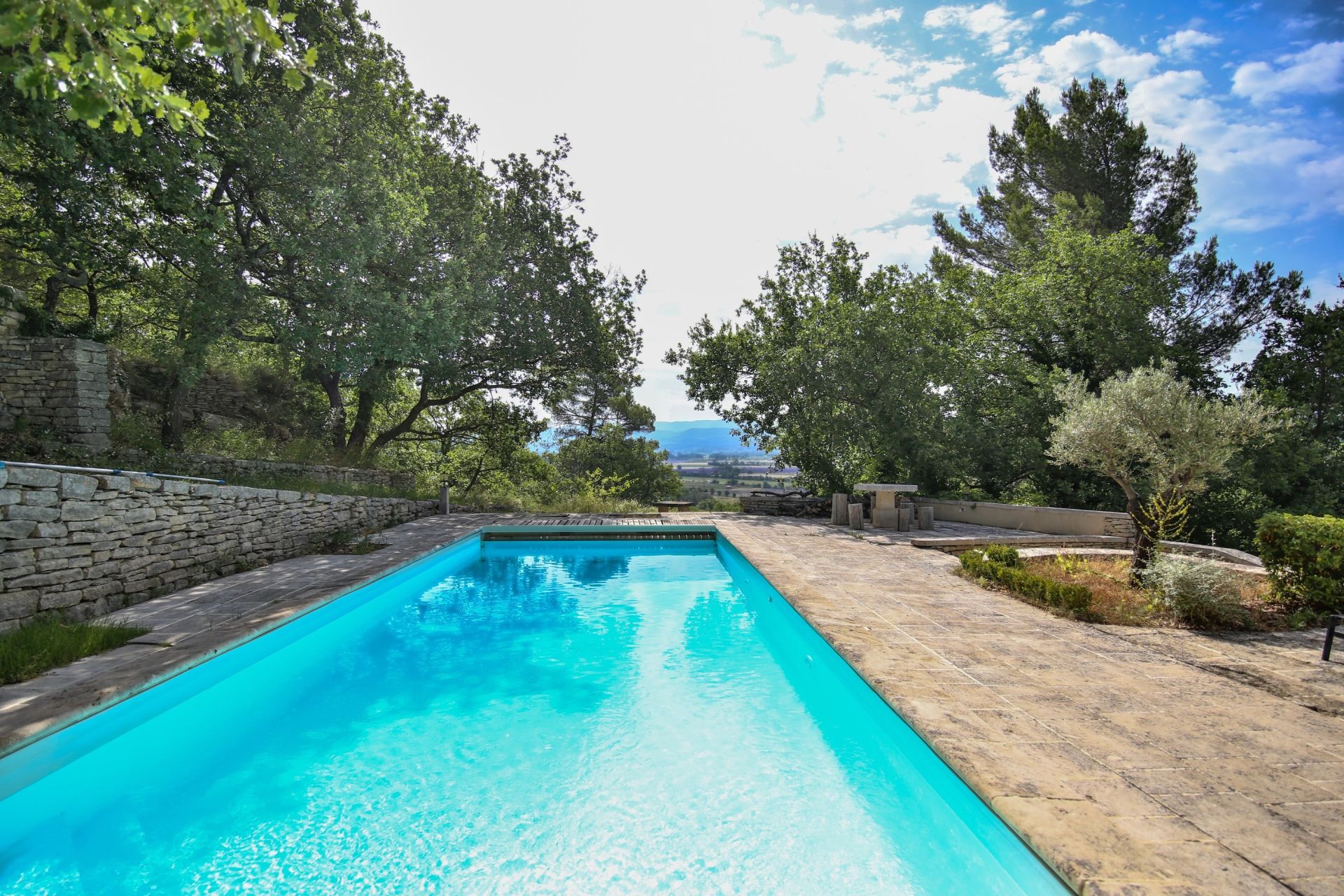 house 10 Rooms for sale on GOULT (84220)