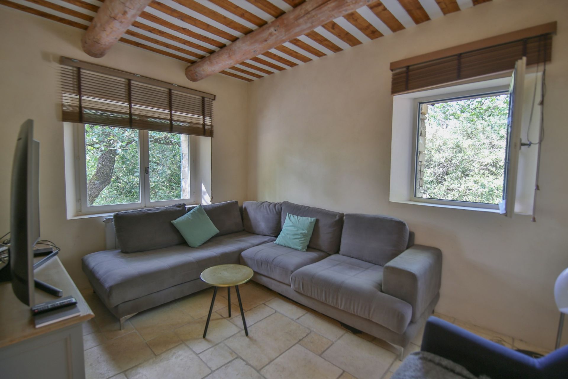 house 10 Rooms for sale on GOULT (84220)