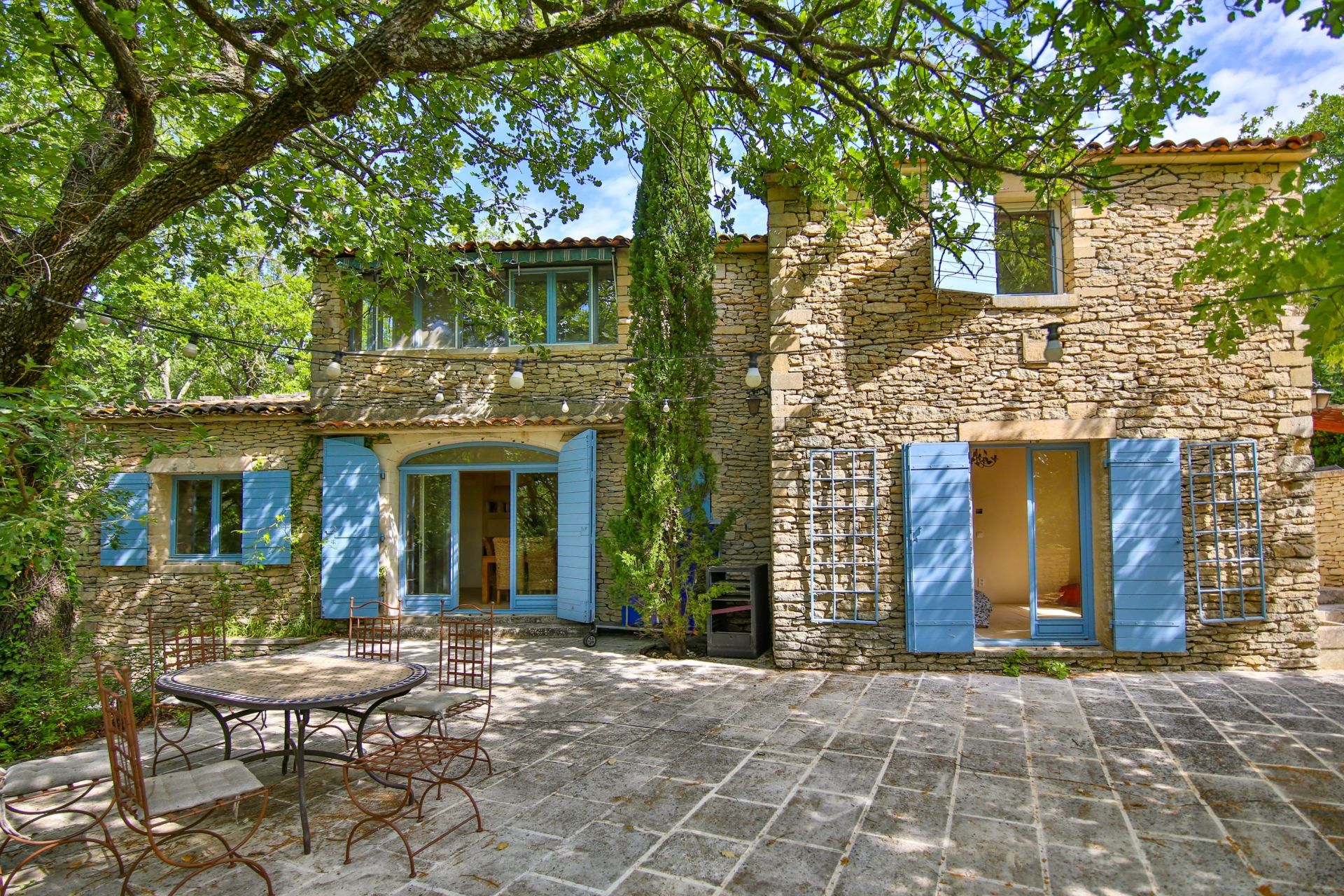 house 10 Rooms for sale on GOULT (84220)