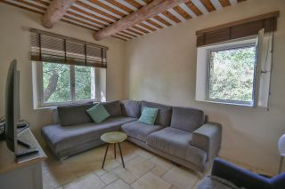 house 10 Rooms for sale on GOULT (84220)