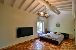 house 10 Rooms for sale on GOULT (84220)