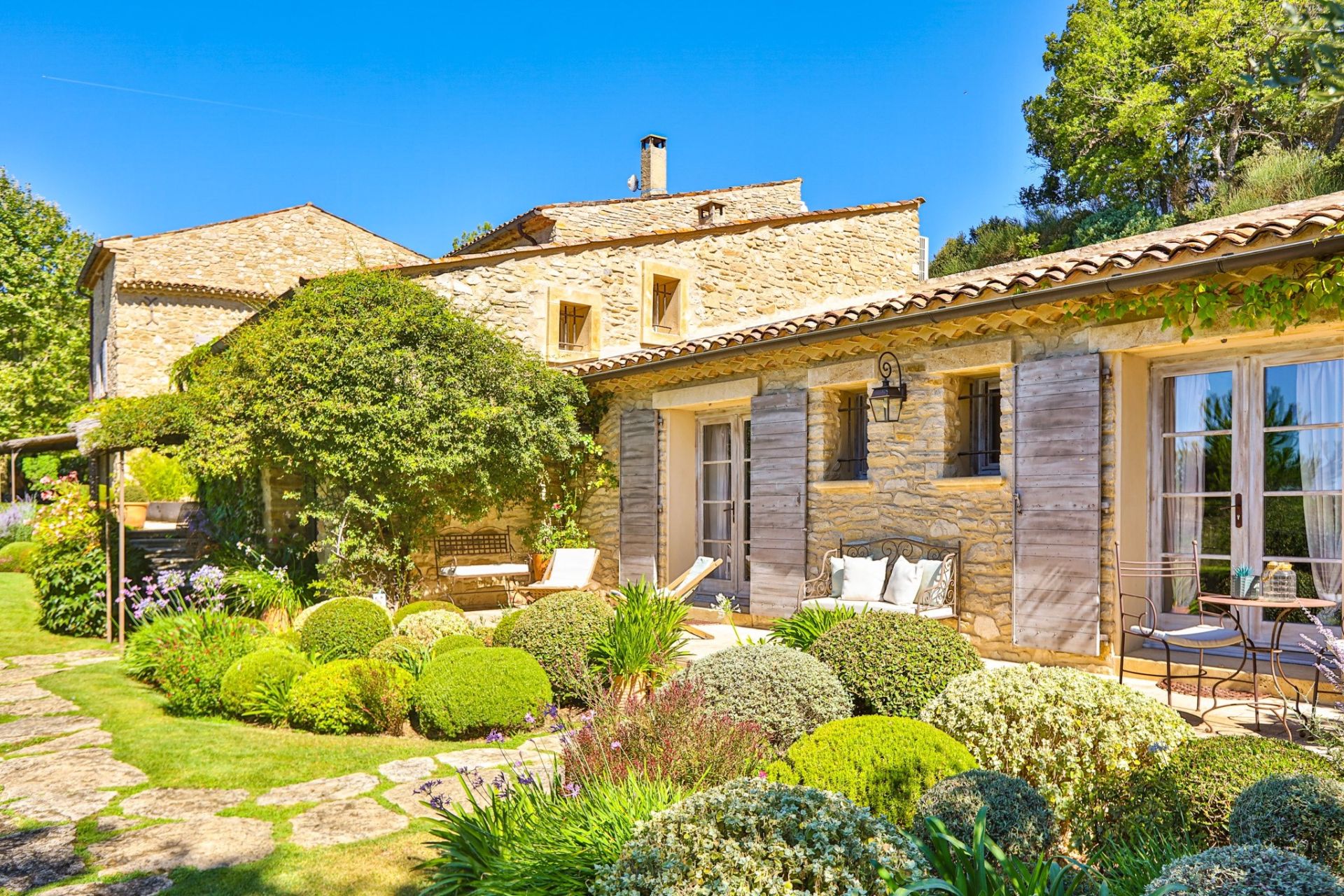 maison 13 Pièces en vente sur LA BASTIDE DES JOURDANS (84240)
