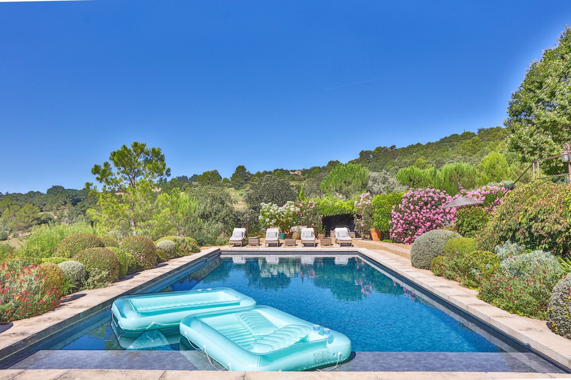 maison 13 Pièces en vente sur LA BASTIDE DES JOURDANS (84240)