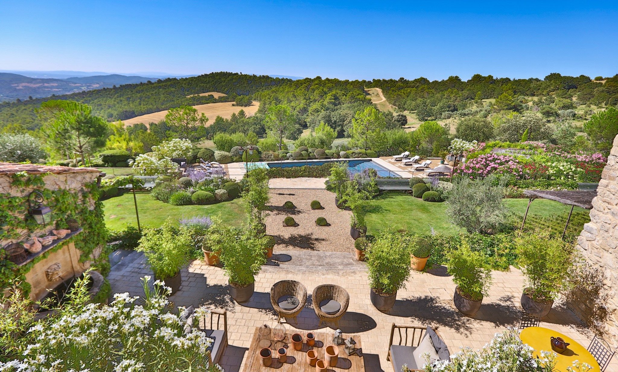 house 13 Rooms for sale on LA BASTIDE DES JOURDANS (84240)