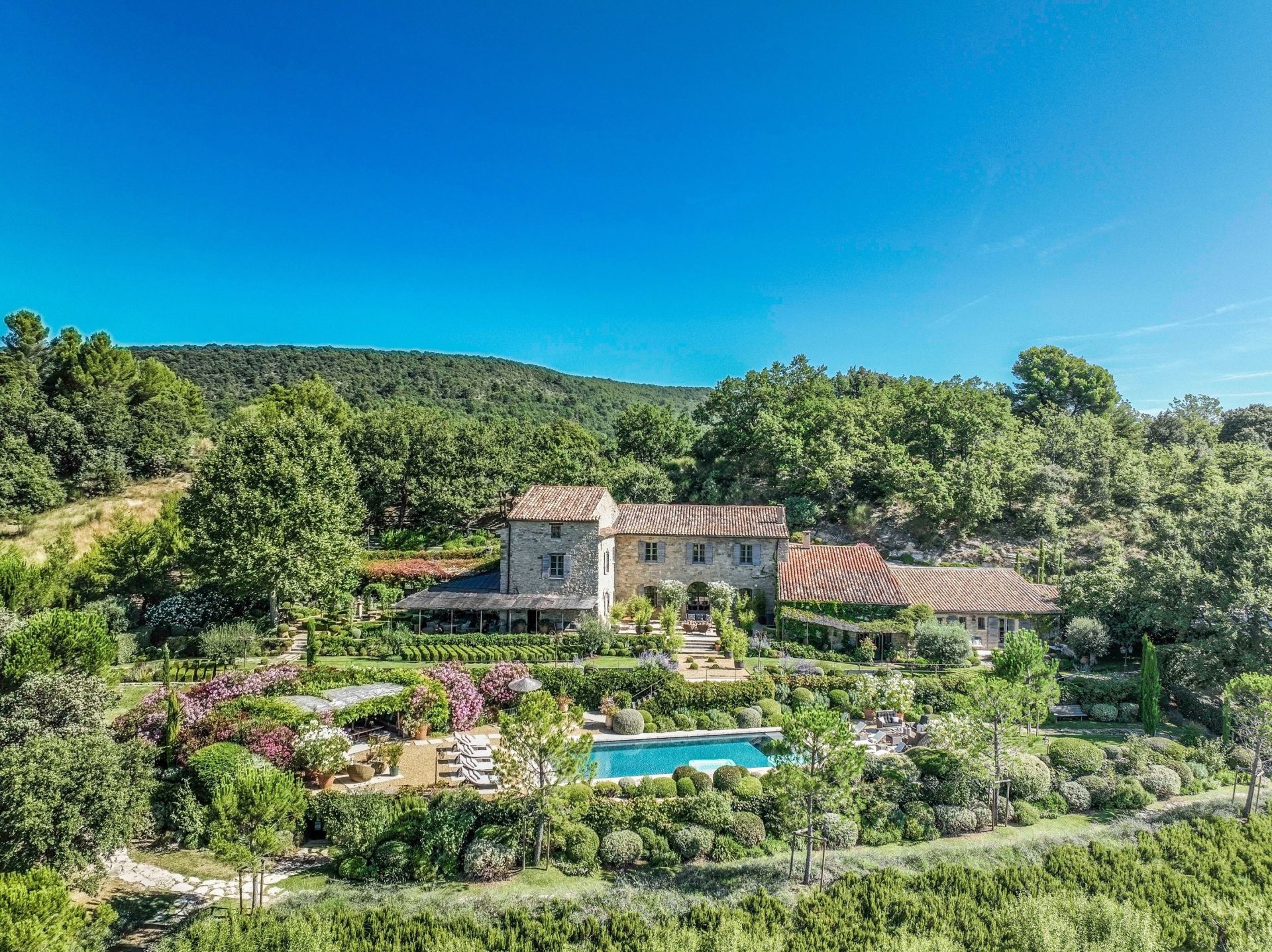 house 13 Rooms for sale on LA BASTIDE DES JOURDANS (84240)