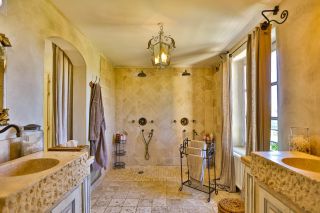 house 13 Rooms for sale on LA BASTIDE DES JOURDANS (84240)
