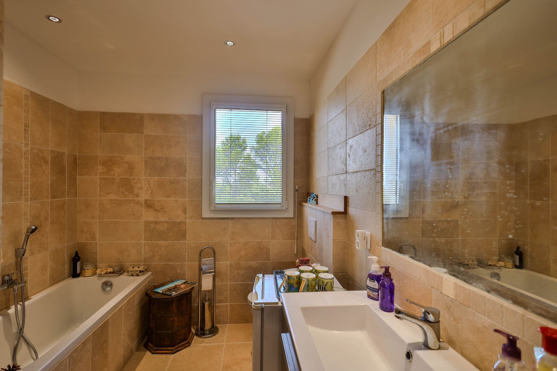 house 10 Rooms for sale on CHATEAUNEUF DU PAPE (84230)