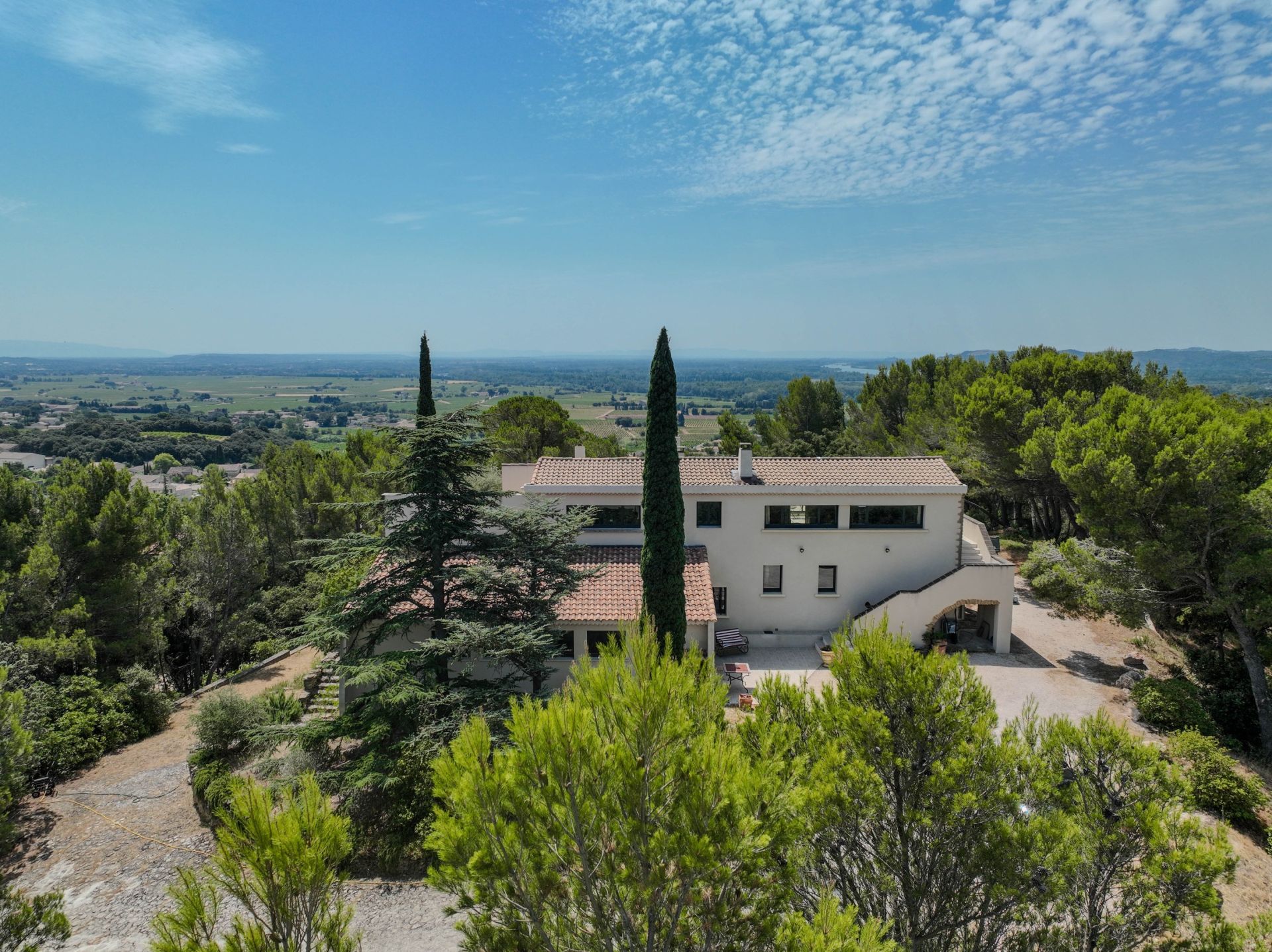house 10 Rooms for sale on CHATEAUNEUF DU PAPE (84230)