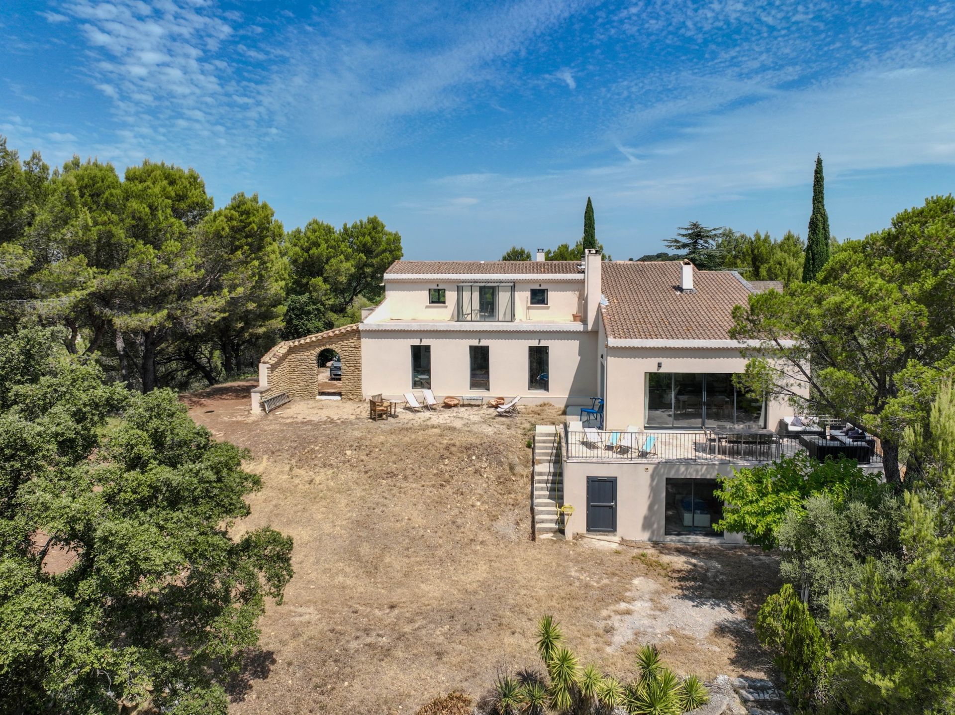 house 10 Rooms for sale on CHATEAUNEUF DU PAPE (84230)