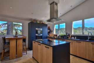 house 10 Rooms for sale on CHATEAUNEUF DU PAPE (84230)
