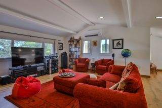 house 10 Rooms for sale on CHATEAUNEUF DU PAPE (84230)