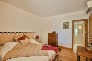 house 10 Rooms for sale on CHATEAUNEUF DU PAPE (84230)
