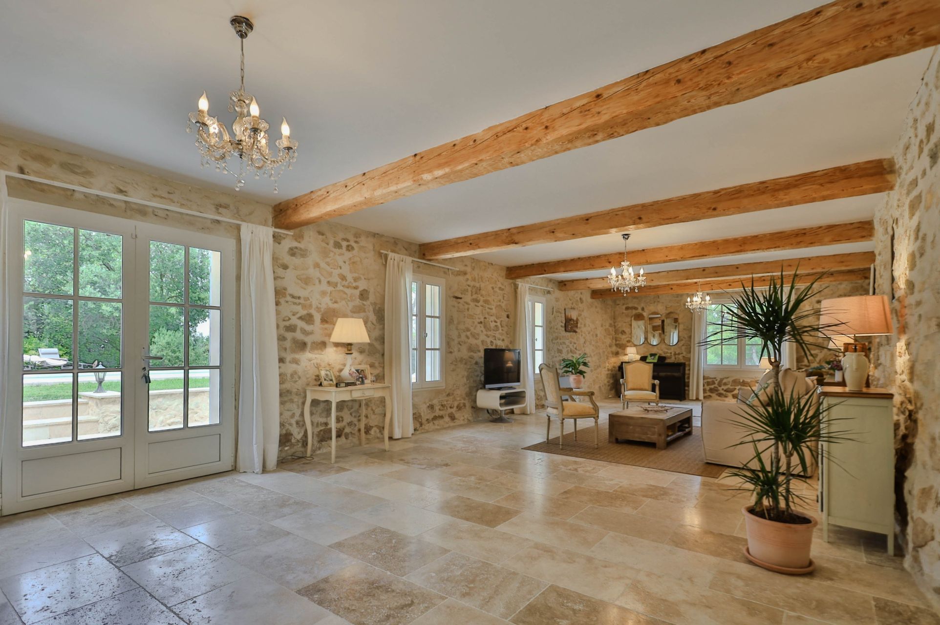 house 14 Rooms for sale on ST DIDIER (84210)