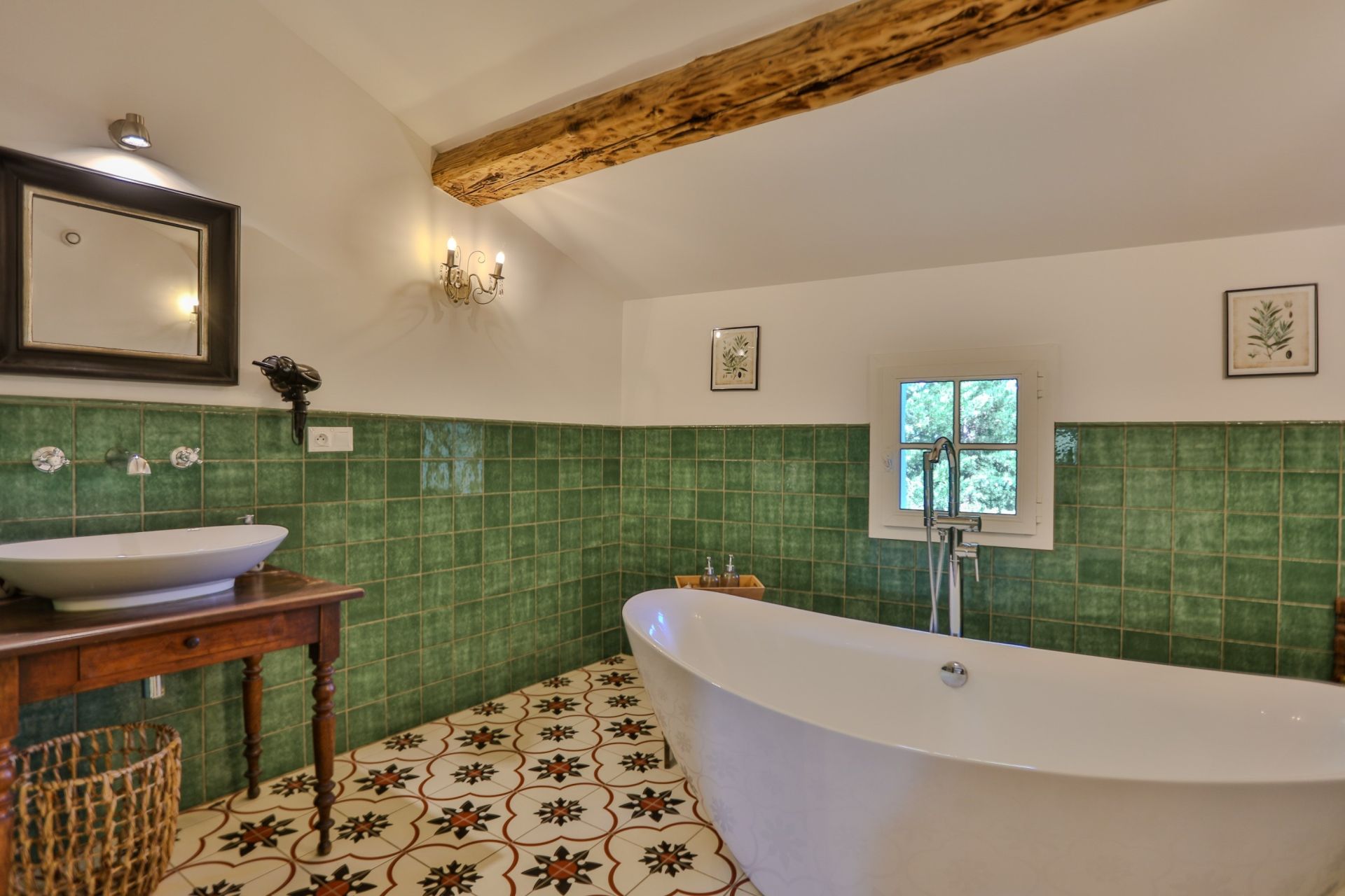 house 14 Rooms for sale on ST DIDIER (84210)