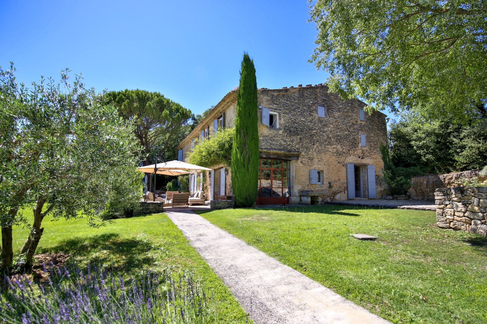 maison 10 Pièces en vente sur MENERBES (84560)