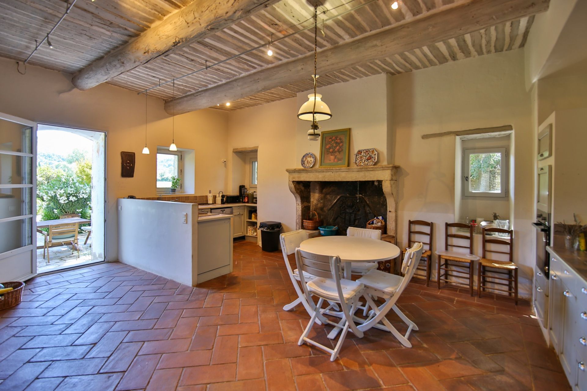 maison 10 Pièces en vente sur MENERBES (84560)